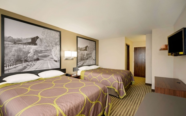 photo 3 of Super 8 by Wyndham Lexington/Hamburg Area