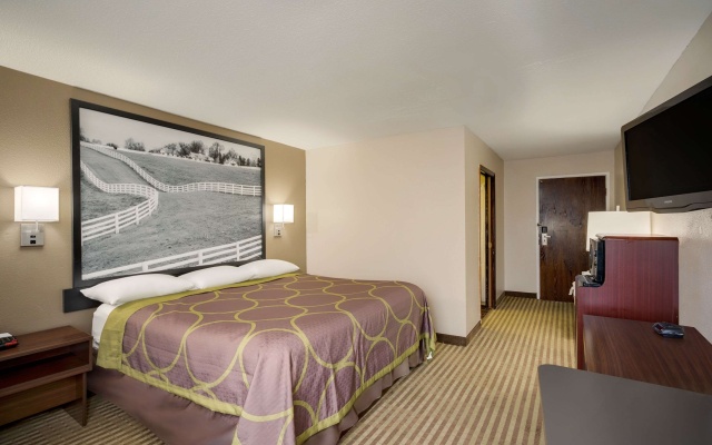 photo 4 of Super 8 by Wyndham Lexington/Hamburg Area