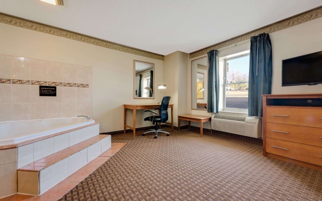 photo 3 of Super 8 by Wyndham Allentown