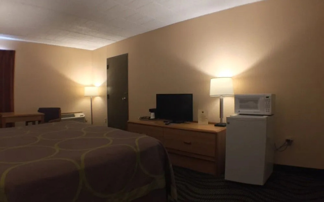 photo 5 of Super 8 Batavia E Of Darien Lake Theme Park