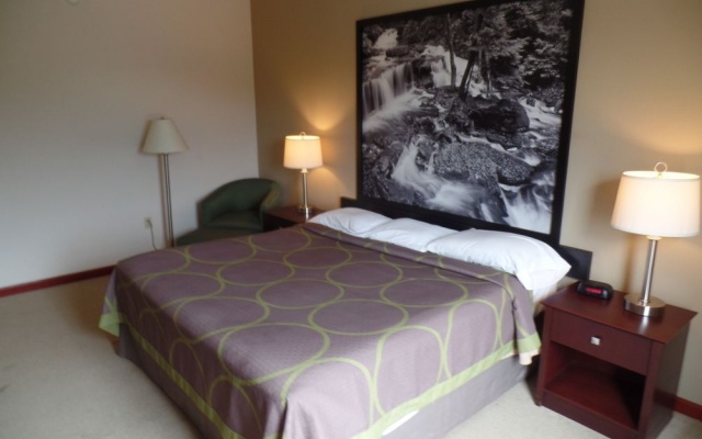 photo 2 of Super 8 By Wyndham Beaver Falls
