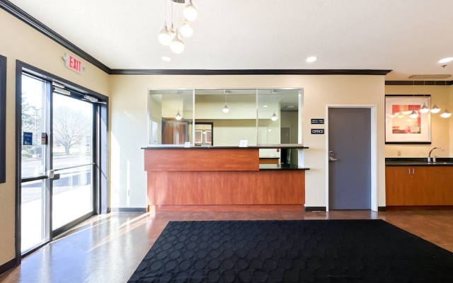 photo 2 of Blaine Town Inn & Suites