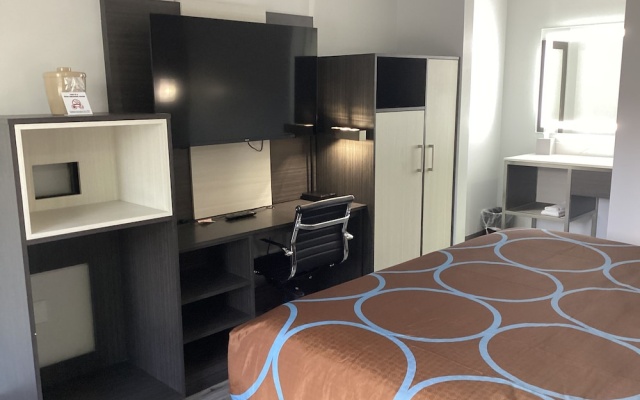 photo 5 of Super 8 By Wyndham Baltimore Northwest