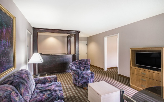 photo 5 of Super 8 by Wyndham Oxford