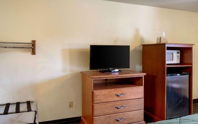 photo 5 of Super 8 By Wyndham Vancouver East