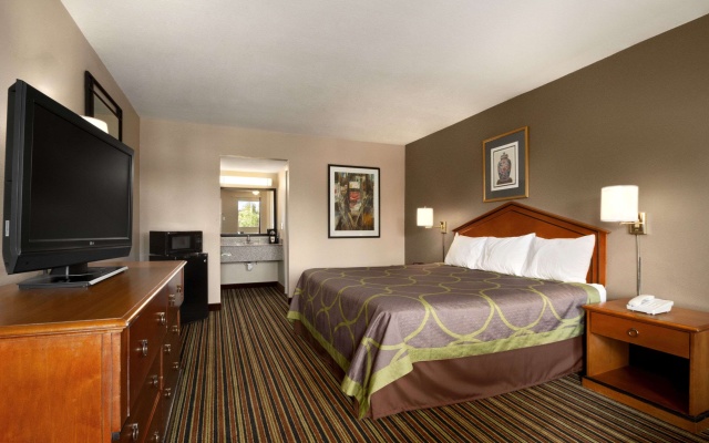photo 2 of Super 8 by Wyndham Chattanooga/East Ridge