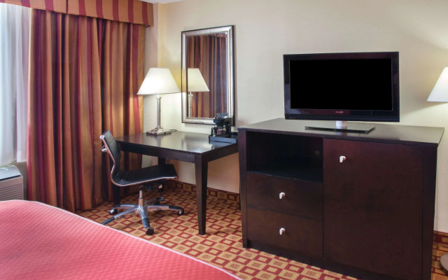 photo 4 of Super 8 by Wyndham Chicago Northlake O'Hare South