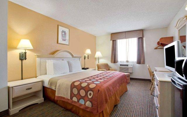 photo 5 of Super 8 by Wyndham Clearwater/St. Petersburg Airport