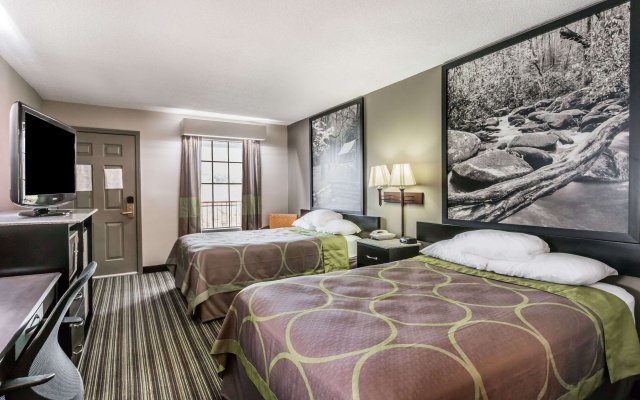 photo 4 of Super 8 by Wyndham Clinton