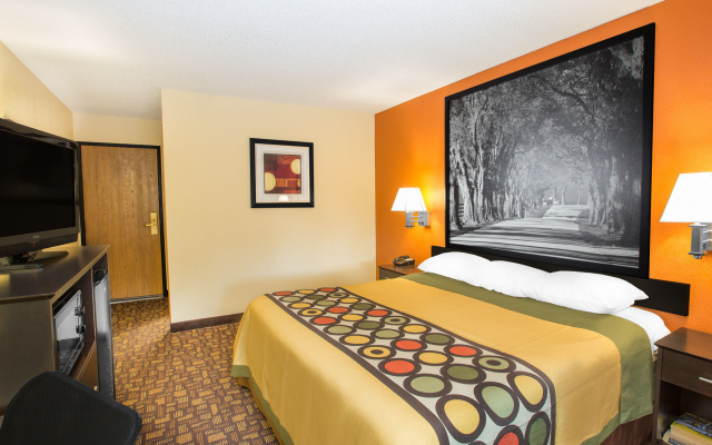 photo 4 of Super 8 Clive / W. Des Moines