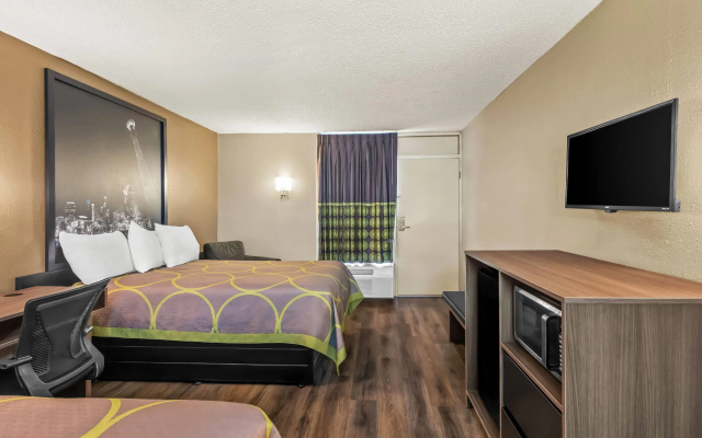 photo 2 of Super 8 by Wyndham Commerce