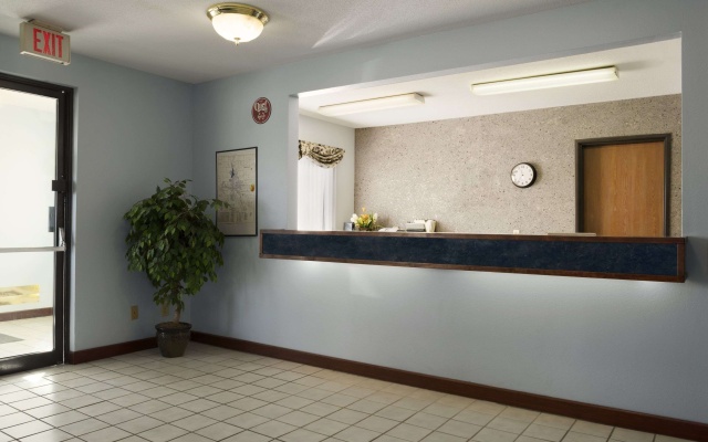 photo 2 of Super 8 by Wyndham Danville
