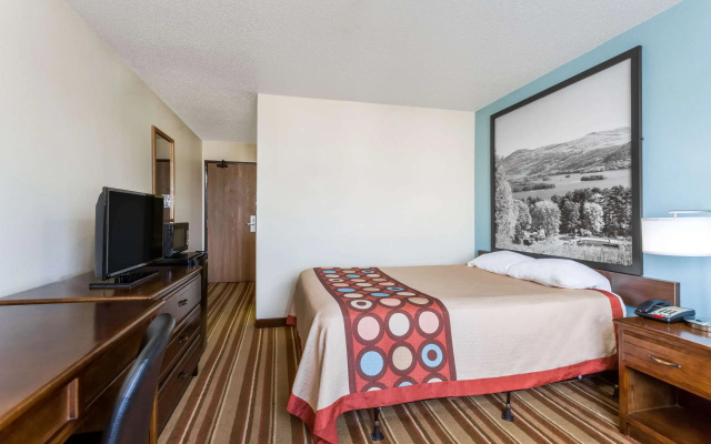 photo 5 of Super 8 by Wyndham Danville VA