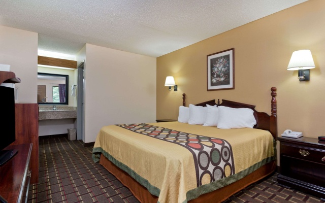 photo 4 of Super 8 by Wyndham Franklin Hwy 31