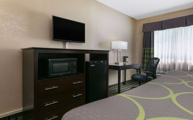 photo 5 of Super 8 by Wyndham Grand Prairie North