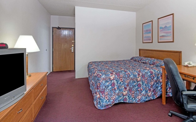 photo 4 of Super 8 Groton Foxwood