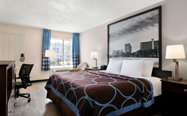 photo 5 of Super 8 Gulfport Near Biloxi