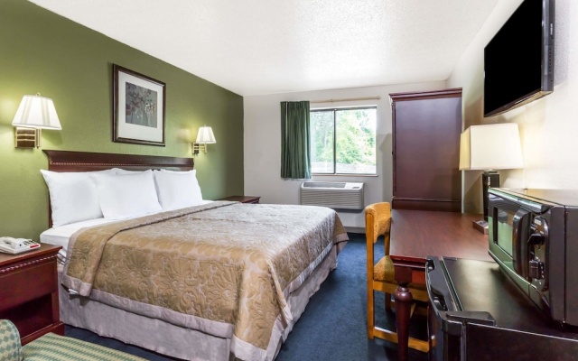 photo 3 of Super 8 Hampton