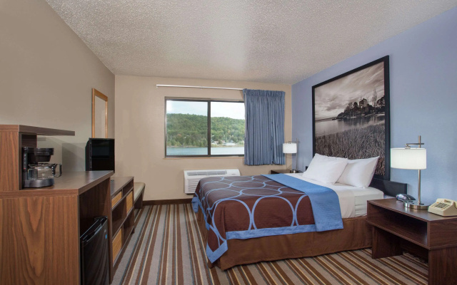photo 4 of Super 8 by Wyndham Houghton