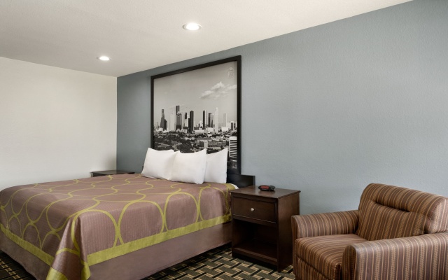 photo 5 of Super 8 By Wyndham Houston/Dtwn/I-610