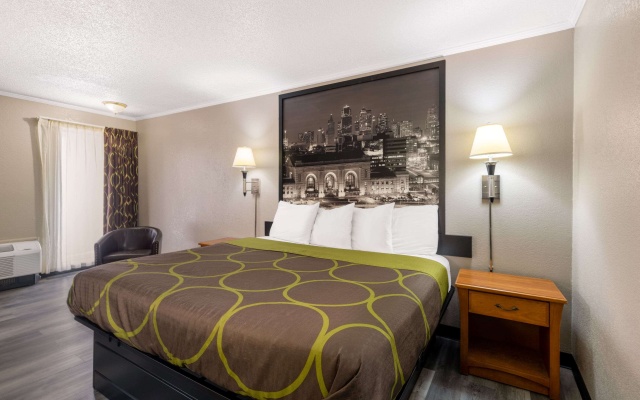 photo 4 of Super 8 by Wyndham Kansas City Airport North