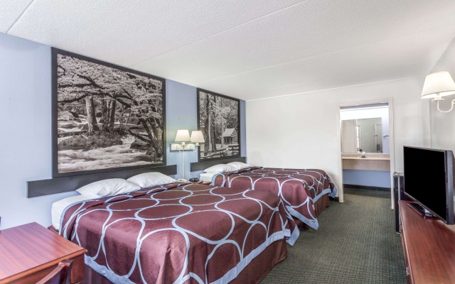 photo 3 of Super 8 by Wyndham Kingston