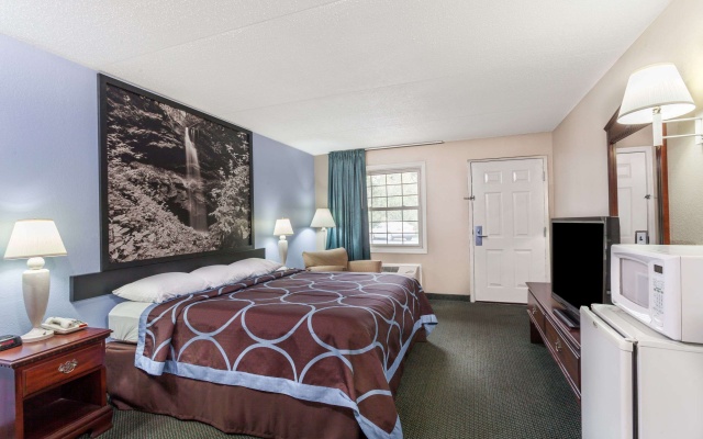 photo 5 of Super 8 by Wyndham Kingston