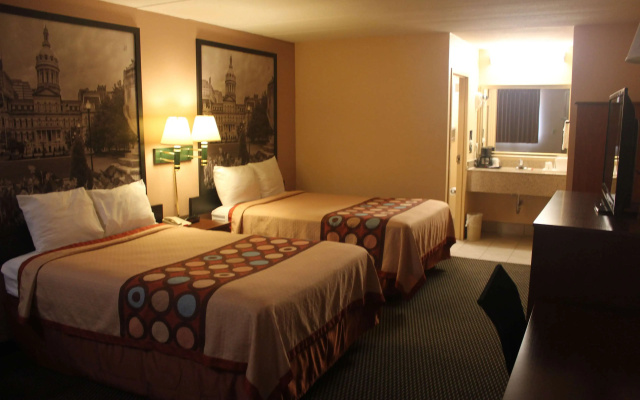 photo 4 of Super 8 by Wyndham Laurel