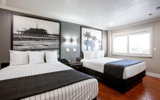 photo 4 of Elev8 Hotel Los Angeles LAX