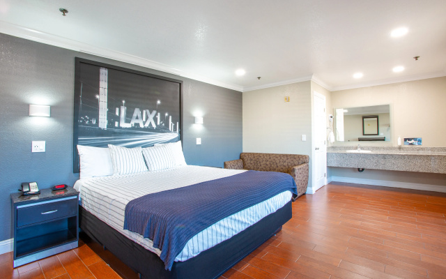 photo 5 of Elev8 Hotel Los Angeles LAX