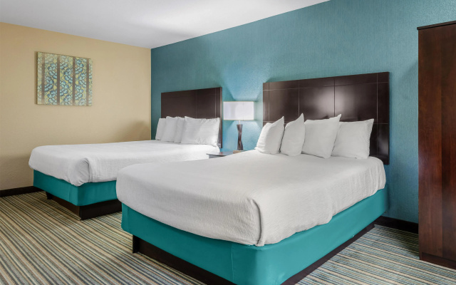 photo 4 of Best Western Long Beach Inn