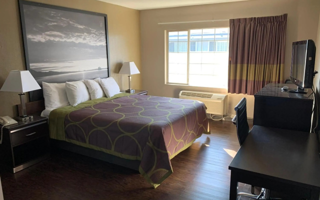 photo 2 of Skyways Hotel