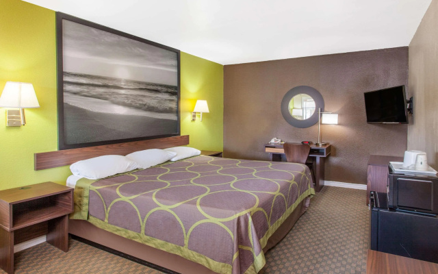 photo 2 of Super 8 by Wyndham Los Angeles/Alhambra