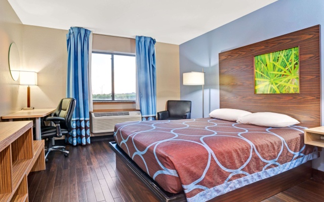 photo 5 of Super 8 by Wyndham Louisville Airport