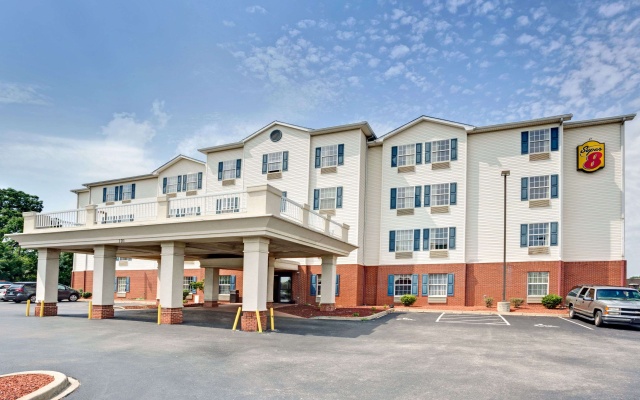 photo 3 of Super 8 by Wyndham Louisville/Expo Center