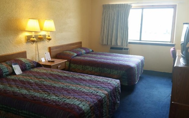 photo 5 of Super 8 Moline