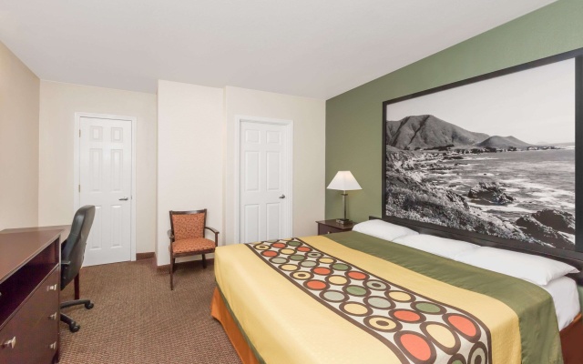 photo 4 of Super 8 by Wyndham Monterey