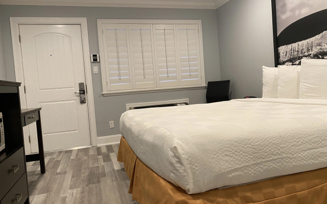 photo 5 of Aura Inn Monterey