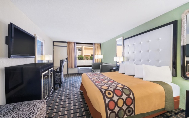 photo 4 of Super 8 by Wyndham Montgomery