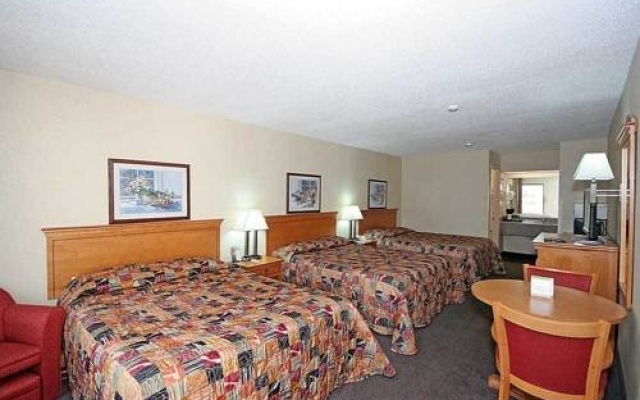 photo 2 of Carolina Inn of Lake Norman