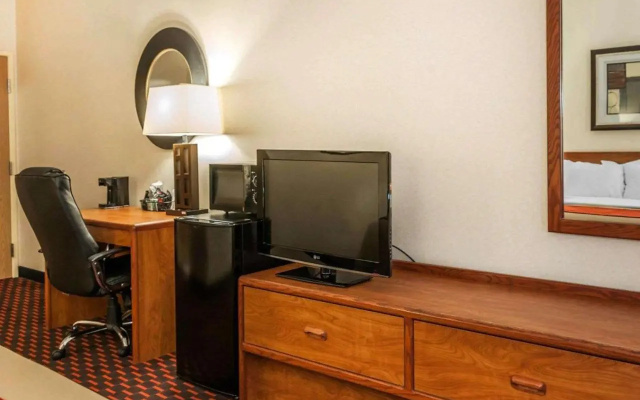 photo 4 of Super 8 Motel - Avon Raceway Park/Indianapolis Airport Area