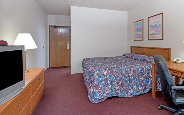photo 5 of Super 8 by Wyndham Groton