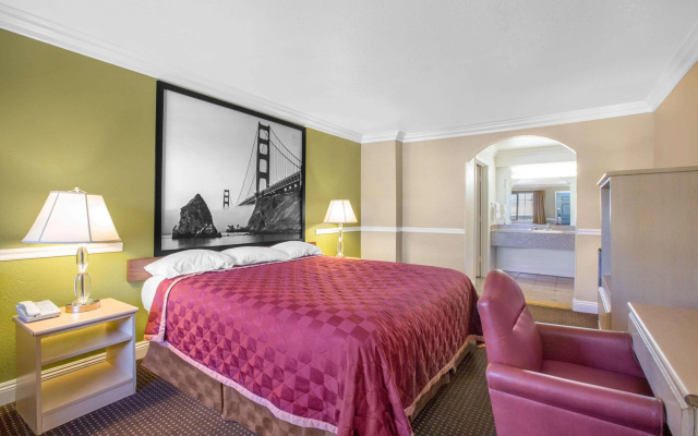 photo 2 of Super 8 By Wyndham Hayward Downtown