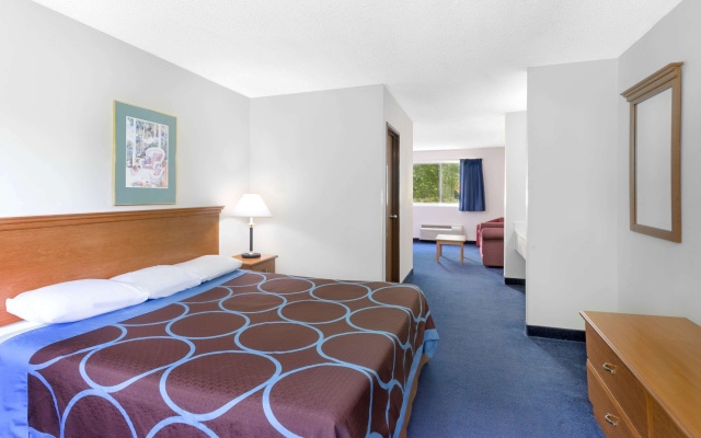 photo 2 of Super 8 by Wyndham Kingston