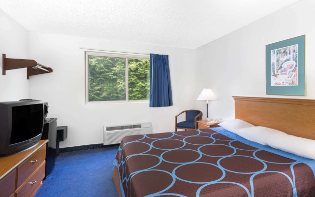 photo 5 of Super 8 by Wyndham Kingston