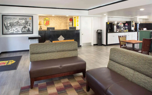 photo 2 of Super 8 By Wyndham Naples