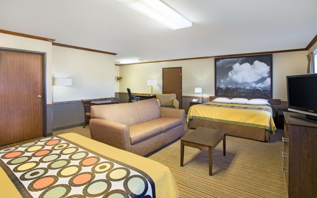 photo 3 of Super 8 New Hampton
