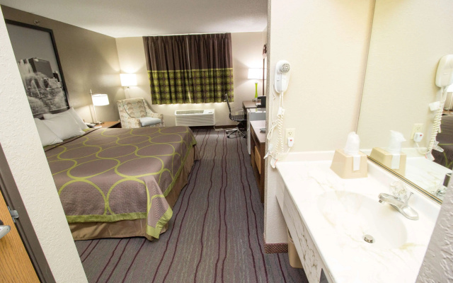 photo 5 of Super 8 by Wyndham Chicago O'Hare Airport