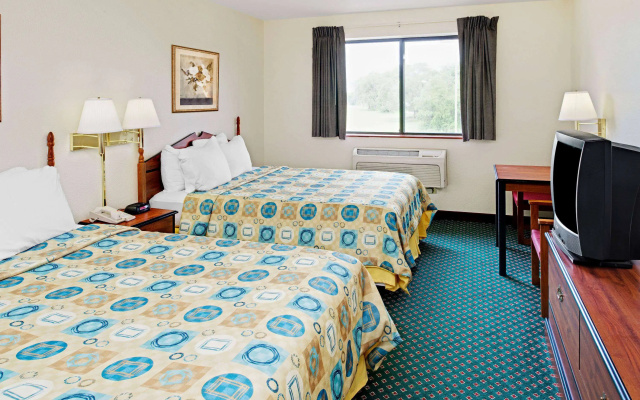 photo 5 of Super 8 by Wyndham Omaha Eppley Airport/Carter Lake