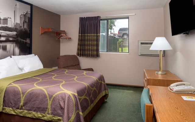 photo 2 of Super 8 by Wyndham Omaha NE
